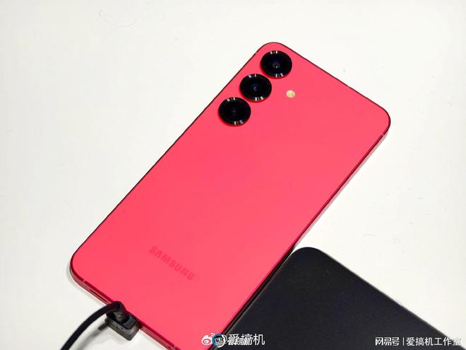 xy S25系列国行版发布：定价和前代持平龙8头号玩家国补5499元起三星Gala(图1)